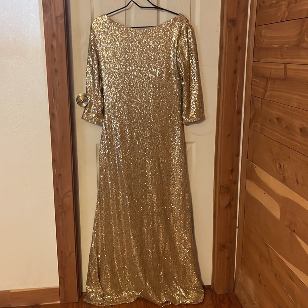 Gold sequin dress- beautiful!